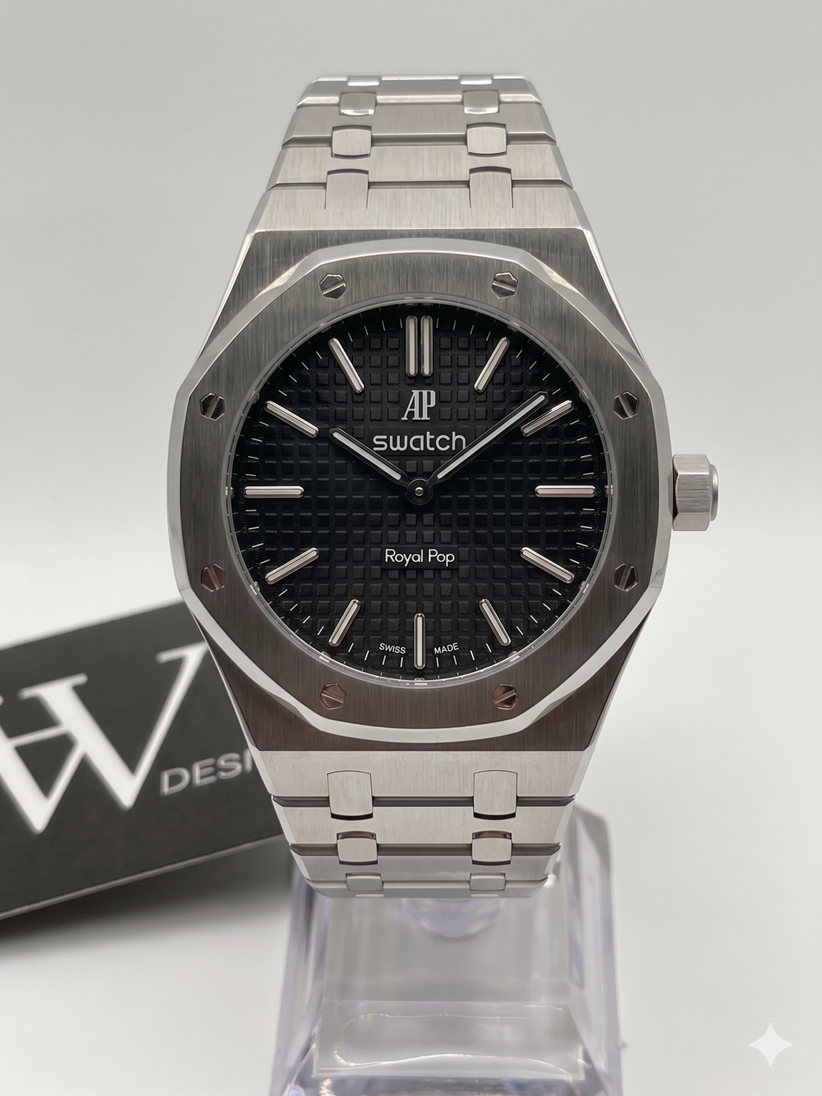 AP x Swatch Royal Pop Ocho Negro mod de HW Design, cronógrafo de 42 mm con esfera negra, caja de acero inoxidable y cristal de zafiro