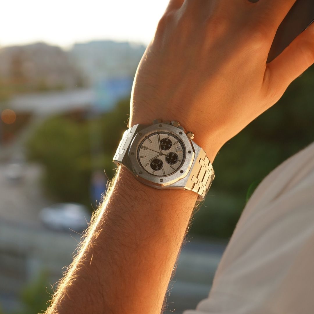 Royal Seikoak Chrono Panda de HW Design, cronógrafo de caja integrada de 41 mm con esfera blanca, acero 316L y cristal de zafiro
