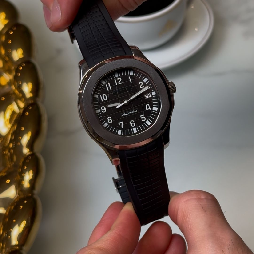 Seikonaut Black de HW Design, reloj deportivo de 41 mm con esfera negra, caja de acero 316L y cristal de zafiro
