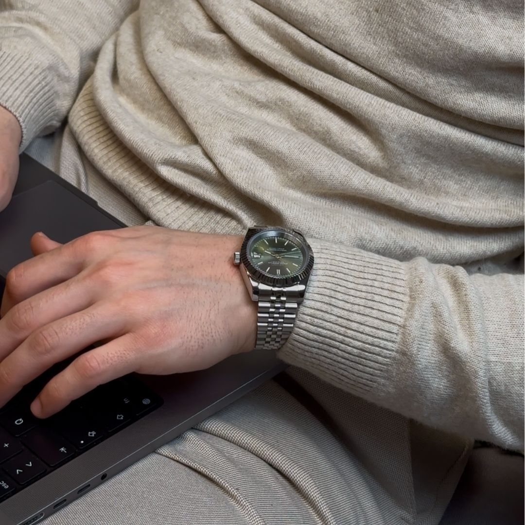 Dateko Olive Green de HW Design, reloj de vestir de 36 o 39 mm con esfera verde, caja de acero 316L y cristal de zafiro