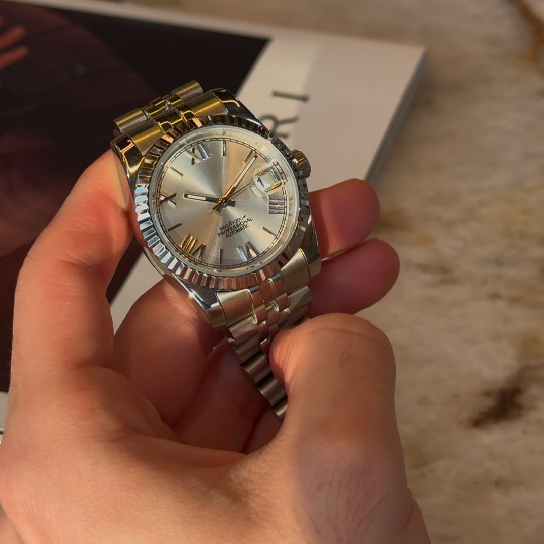 Dateko Roman Champagne de HW Design, reloj de vestir de 36 o 39 mm con esfera champán, caja de acero 316L y cristal de zafiro