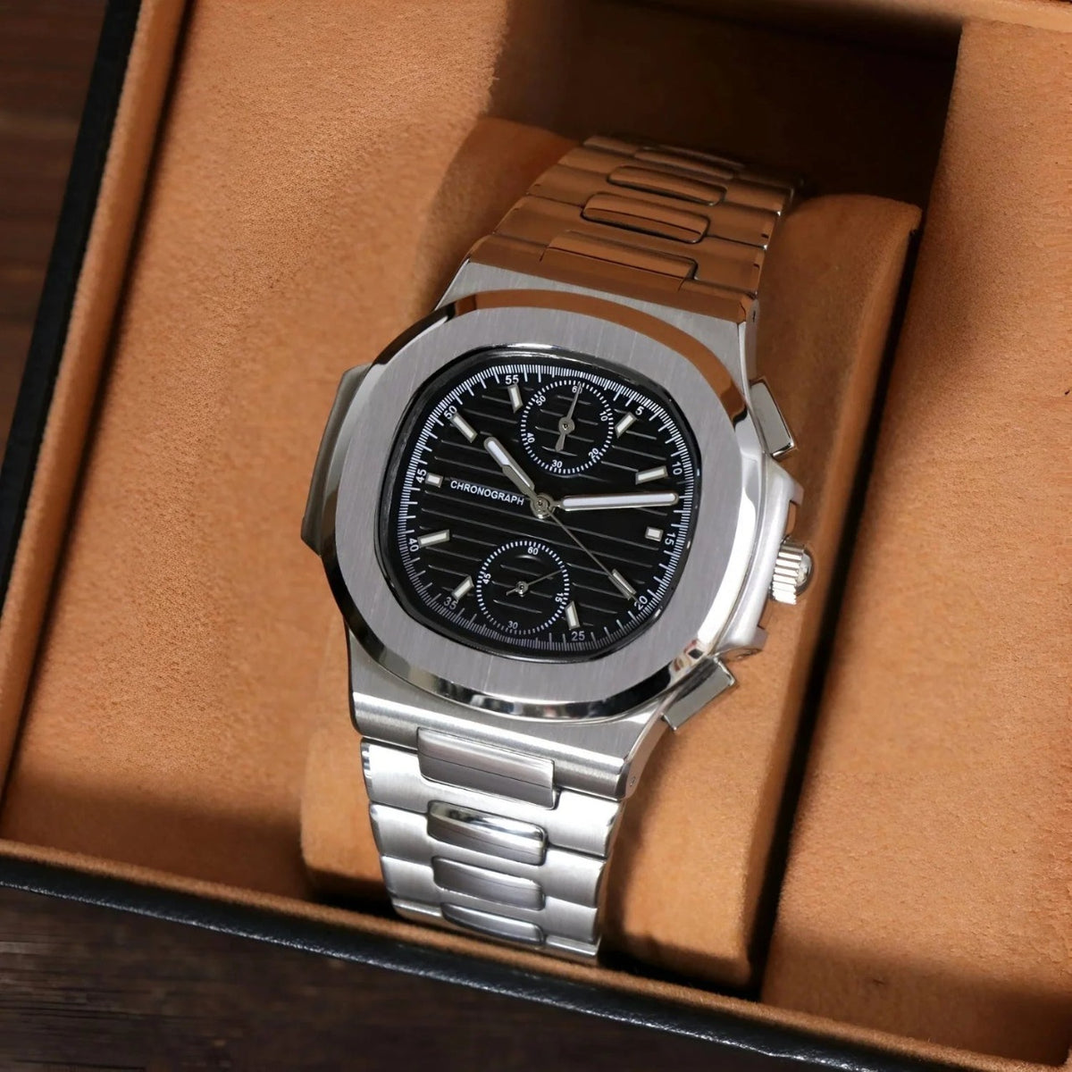 Nautiko Chrono Black de HW Design, cronógrafo de 41 mm con esfera negra, caja de acero 316L y cristal de zafiro