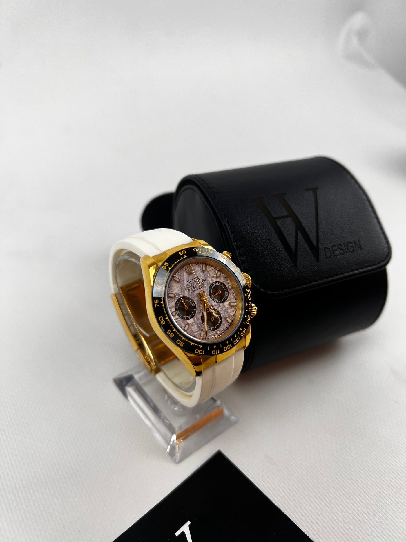 Seiktona Gold Meteor de HW Design, cronógrafo de 40 mm con esfera de meteorito y detalles en oro, caja de acero 316L y cristal de zafiro