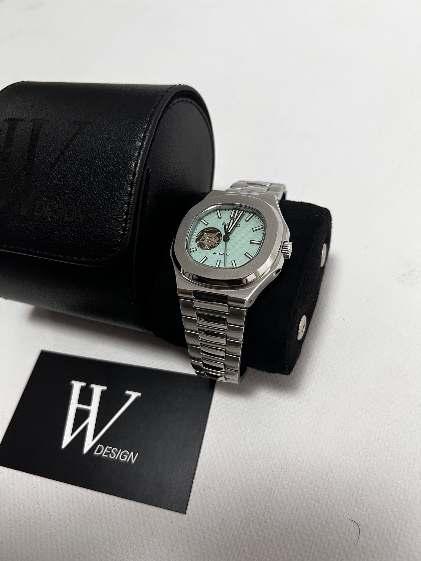 Nautiko Tiffany Openheart de HW Design, reloj de corazón abierto de 41 mm con esfera azul Tiffany, caja de acero 316L y cristal de zafiro