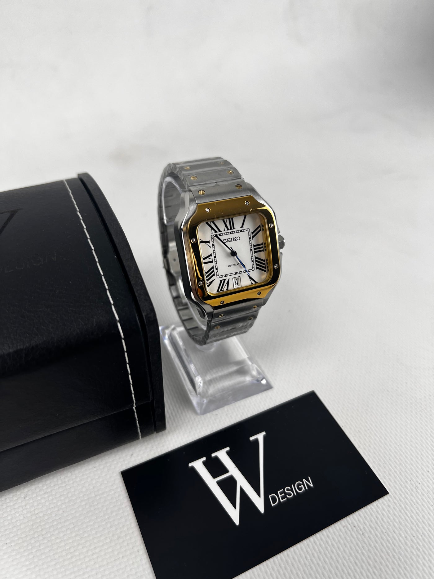 Sankos Two tones de HW Design, reloj cuadrado de vestir de 38 mm bicolor en acero y oro, con cristal de zafiro