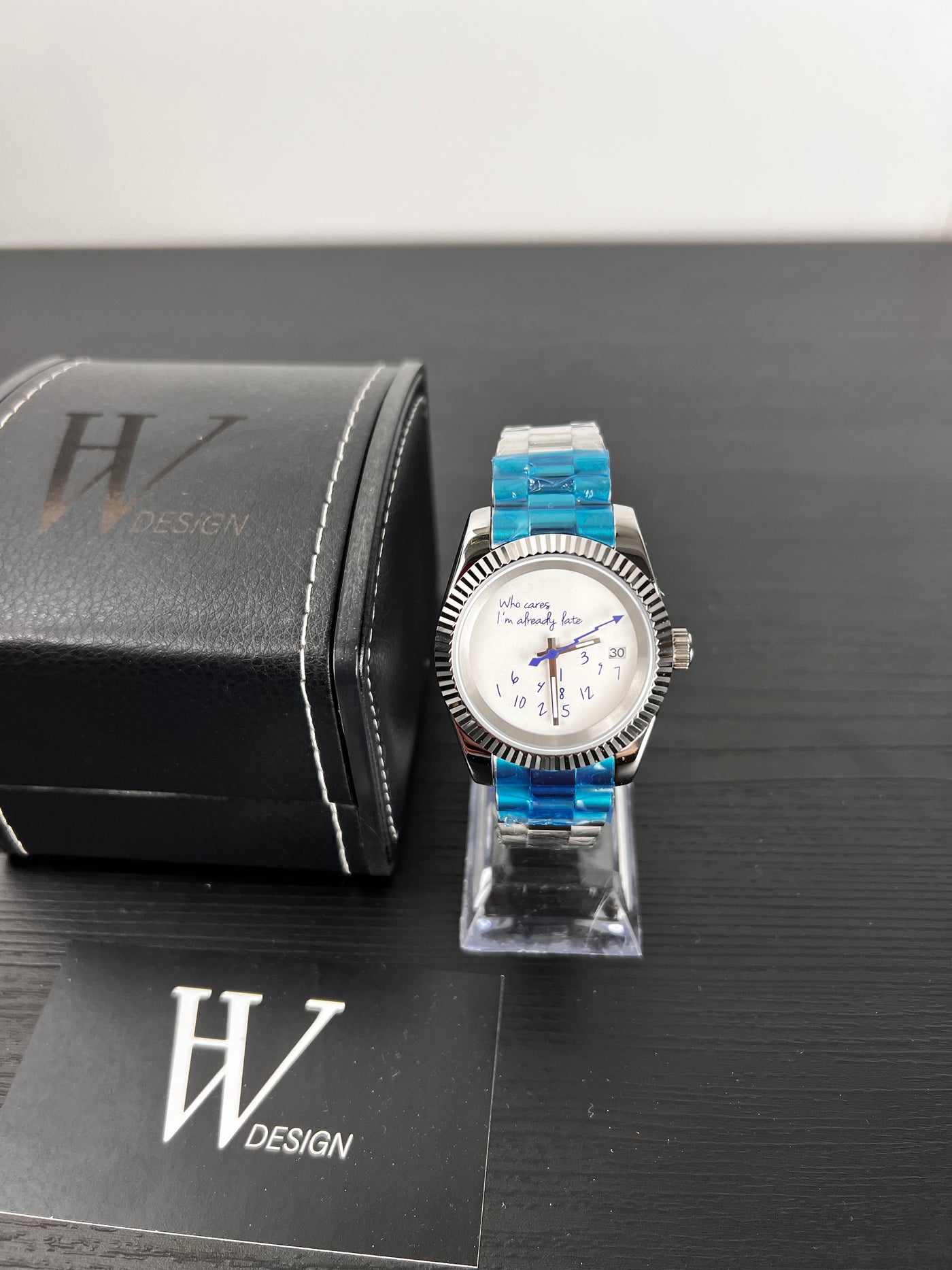Dateko Who cares? de HW Design, reloj de vestir de 39 mm con caja de acero 316L y cristal de zafiro