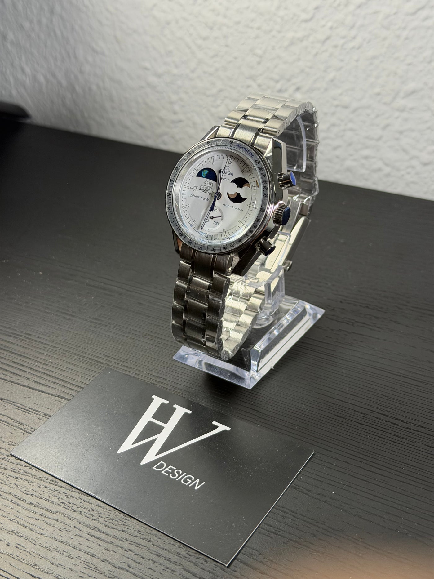 Omega x Swatch Mission to Snoopy Moonshine Gold White mod de HW Design, cronógrafo de 42 mm con esfera blanca y detalles en oro, caja de acero 316L
