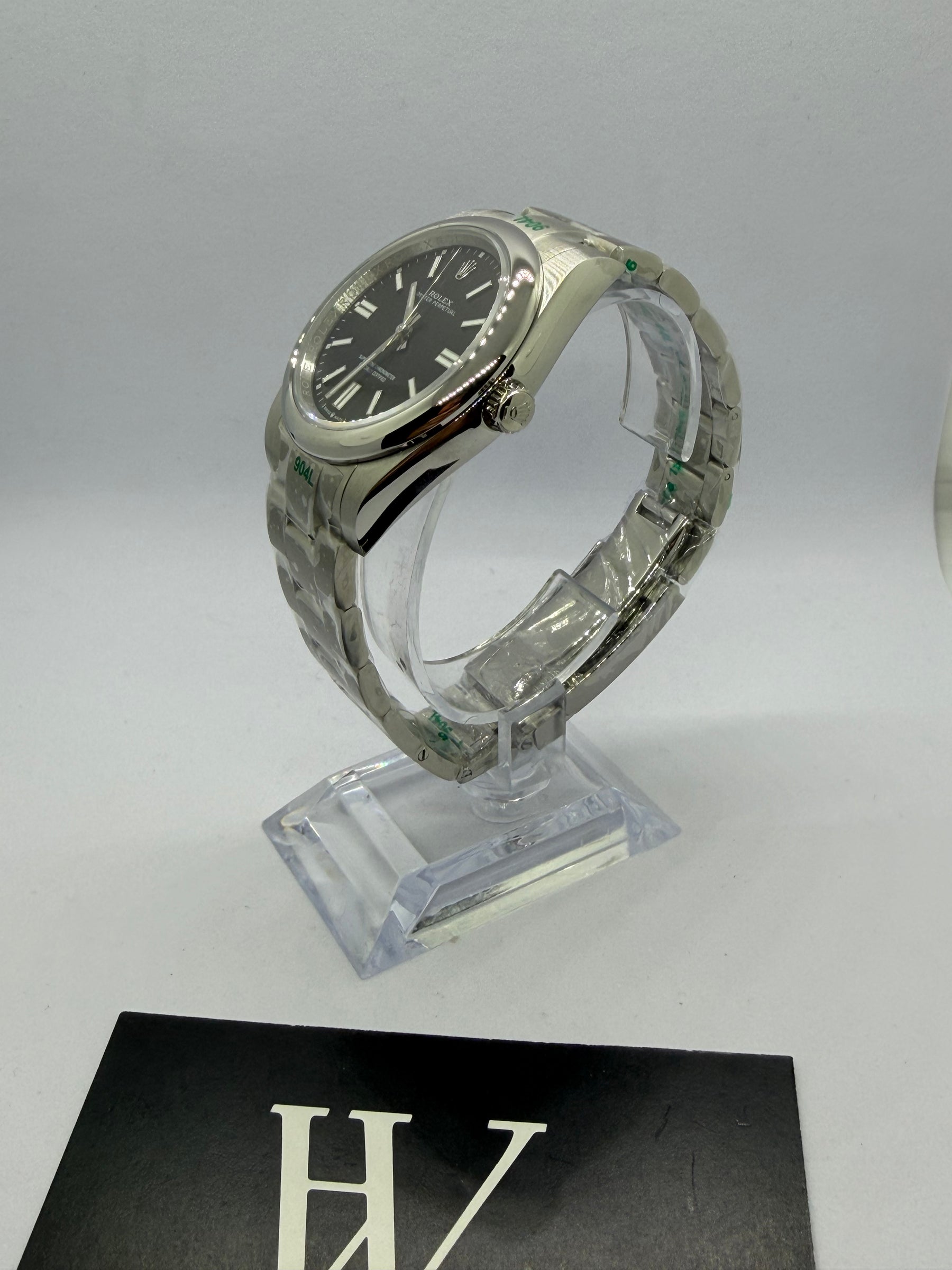 Oystko Black de HW Design, reloj de vestir de 36 o 39 mm con esfera negra, caja de acero 316L y cristal de zafiro