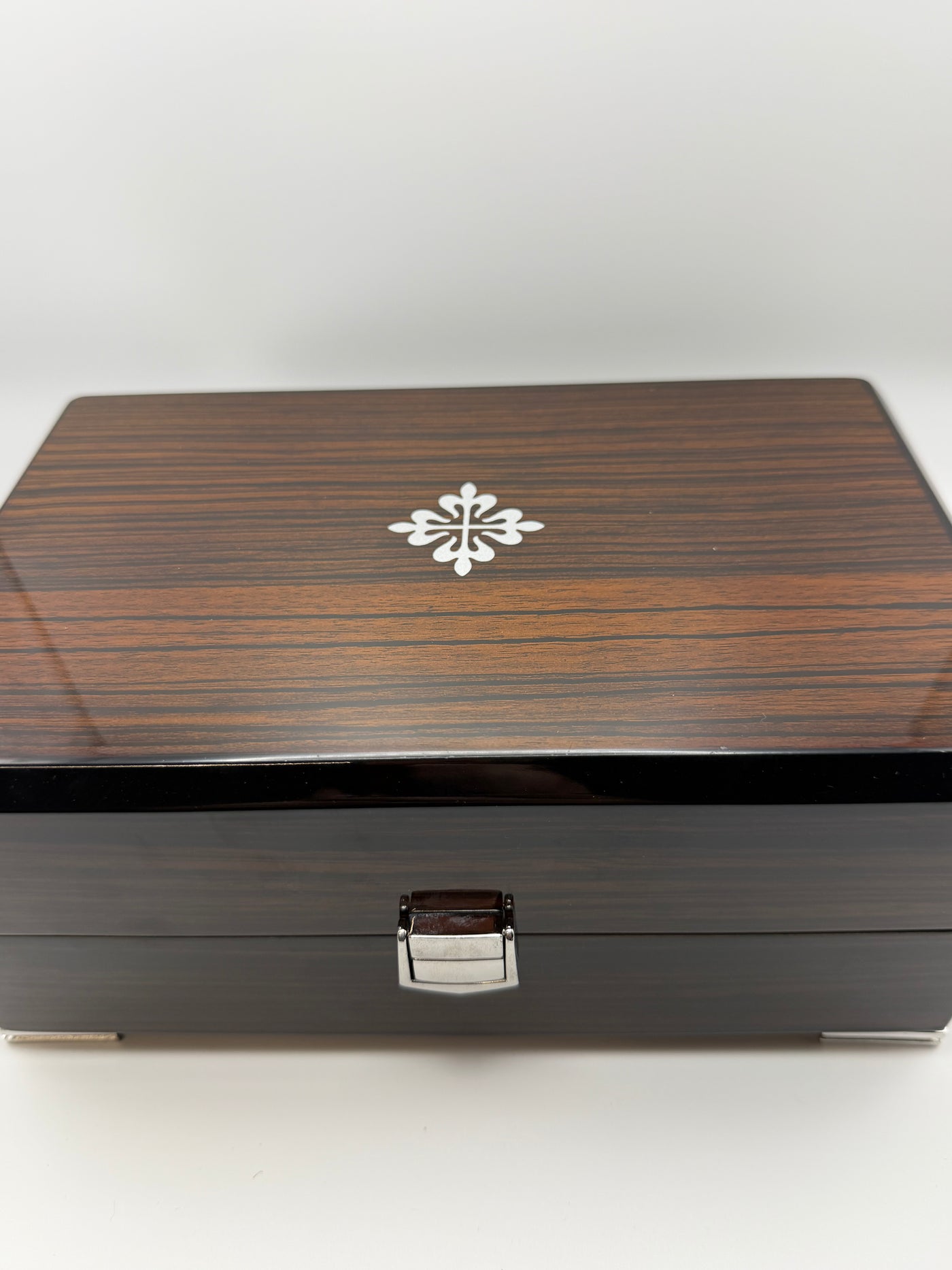 Estuche de reloj de HW Design, caja de madera con logotipo