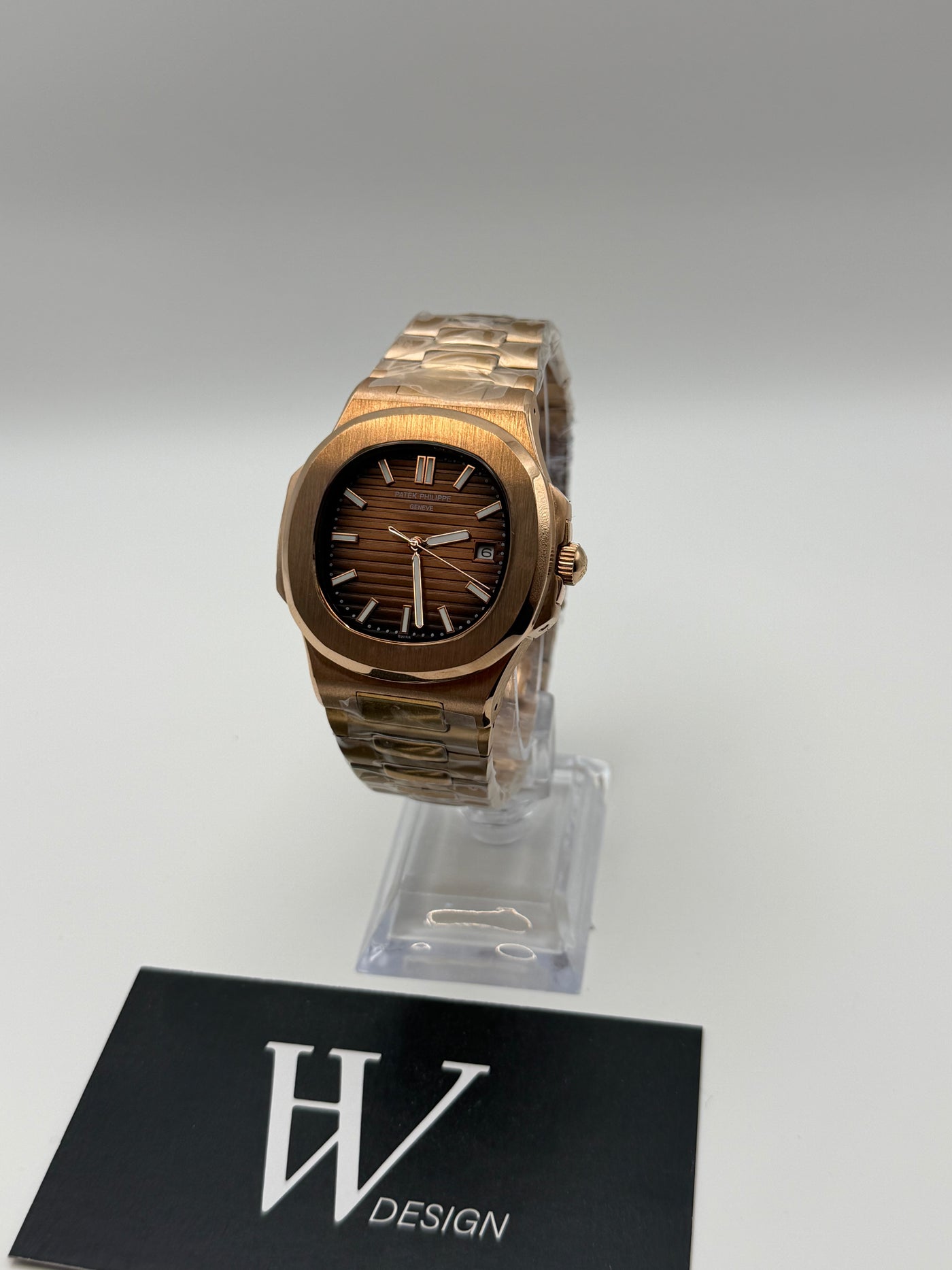 Nautiko Gold Rose Chocolate de HW Design, reloj de 42 mm con esfera chocolate y detalles en oro rosa, caja de acero 316L y cristal de zafiro