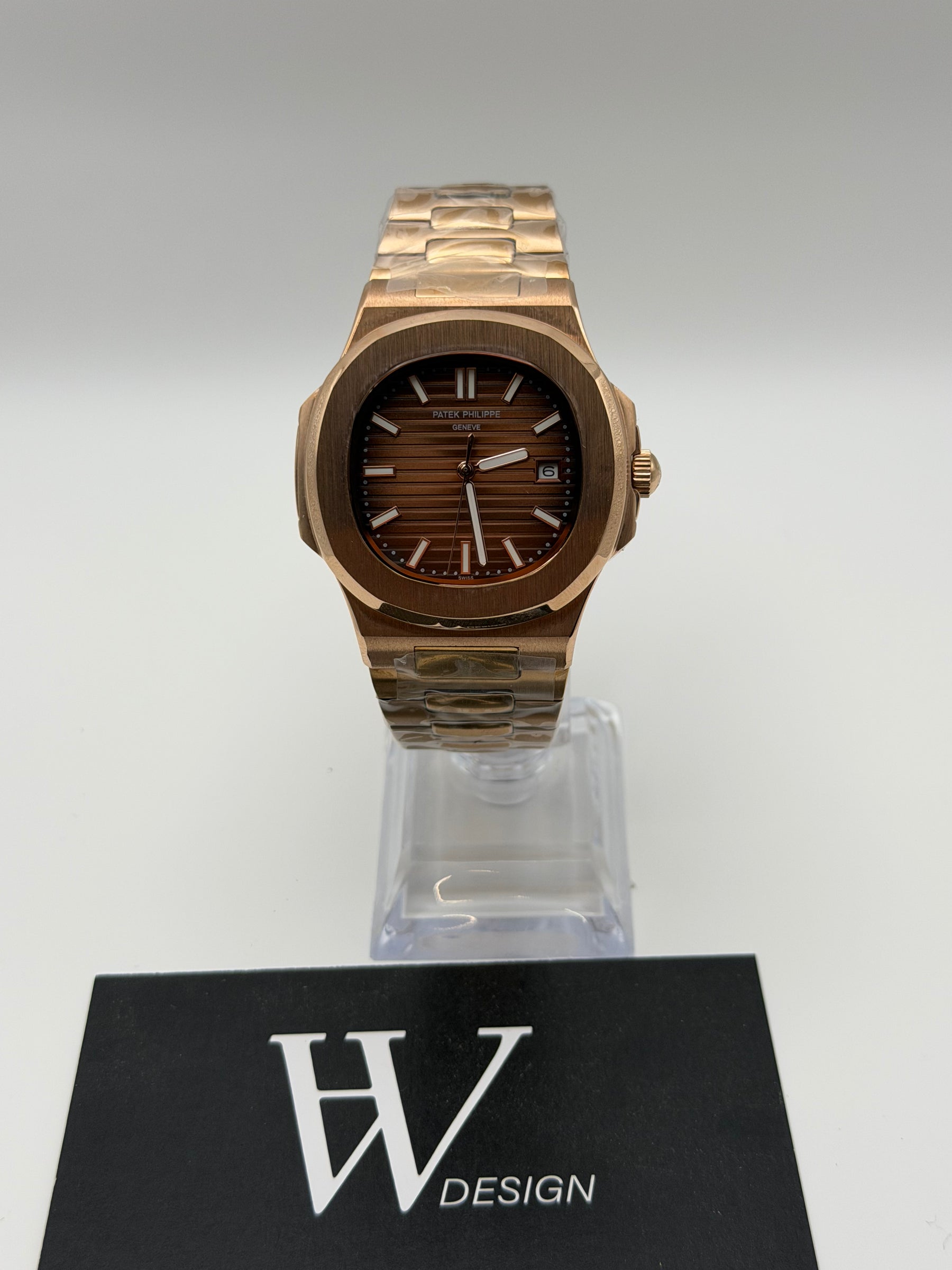 Nautiko Gold Rose Chocolate de HW Design, reloj de 42 mm con esfera chocolate y detalles en oro rosa, caja de acero 316L y cristal de zafiro