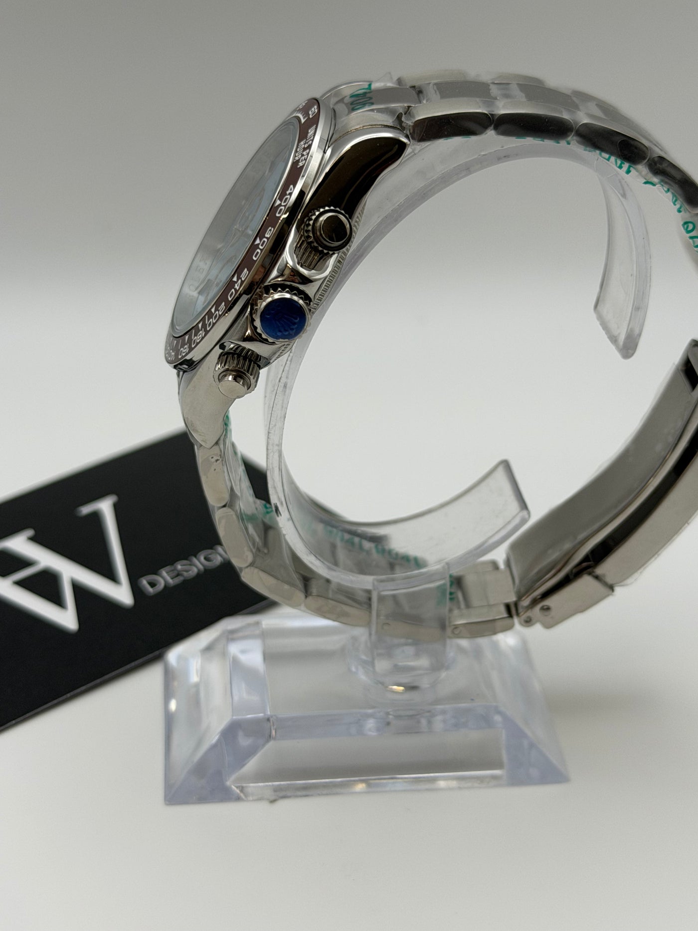 Seiktona Platinum de HW Design, cronógrafo de 40 mm con esfera plateada, caja de acero 316L y cristal de zafiro